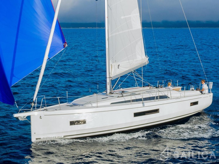 Oceanis 40.1 - Yacht Charter Sailica