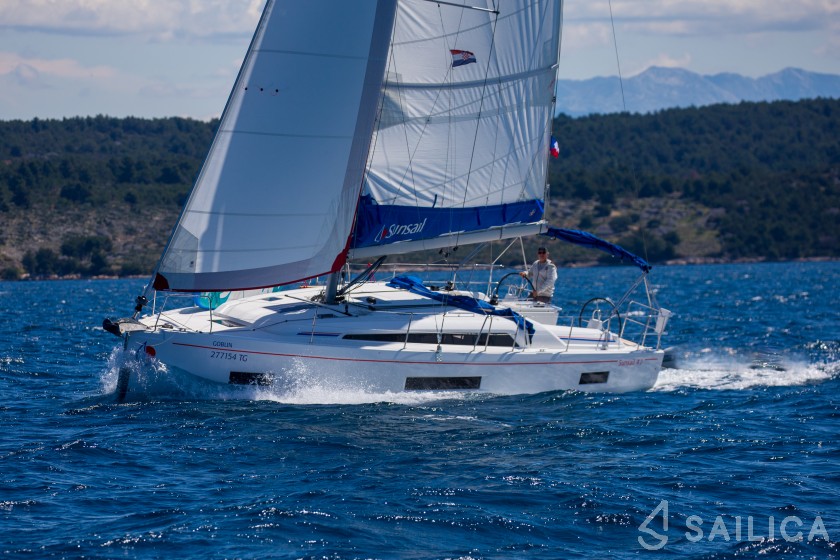 Oceanis 40.1 - Yacht Charter Sailica