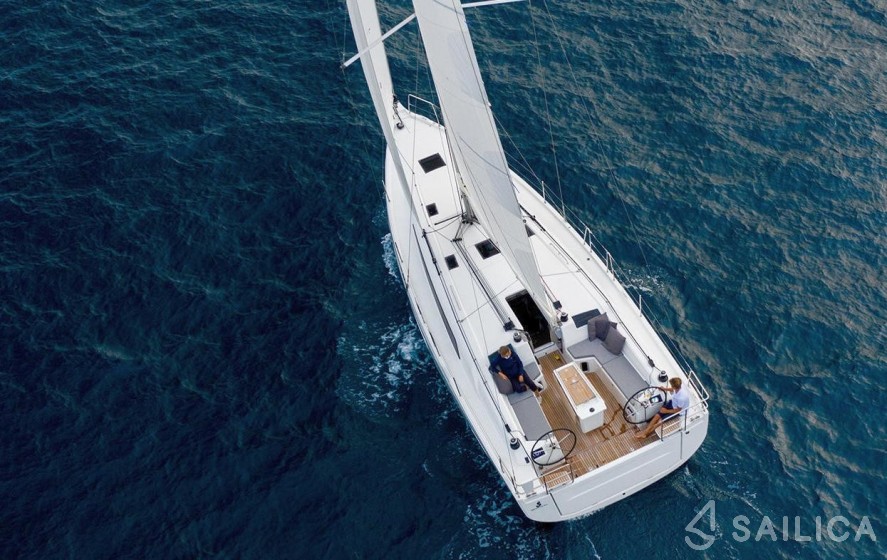Oceanis 40.1 - Yacht Charter Sailica