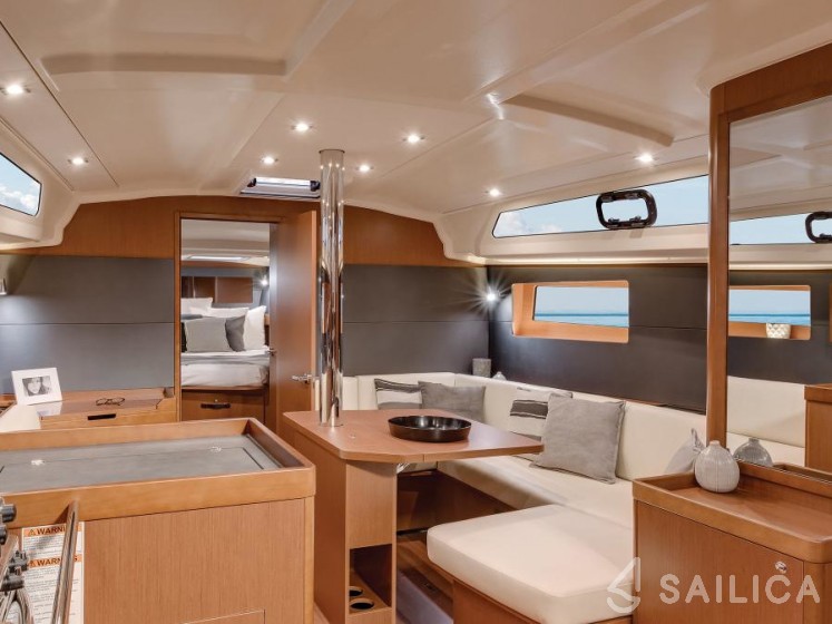 Oceanis 40.1 - Yacht Charter Sailica