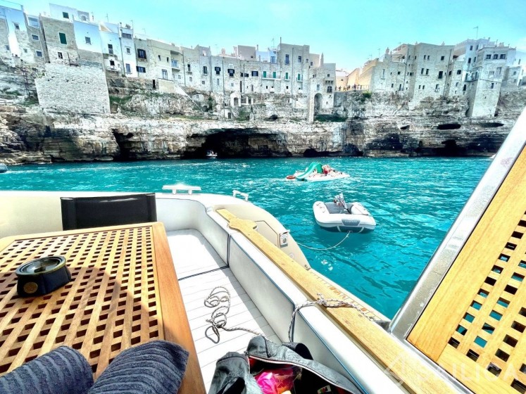 Carnevali 42 Fly - Yacht Charter Sailica
