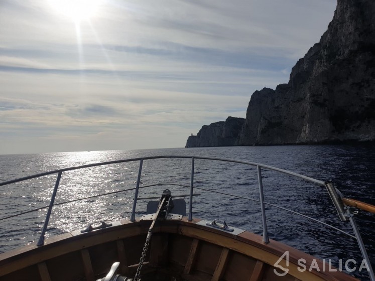 Comena 50 - Yacht Charter Sailica