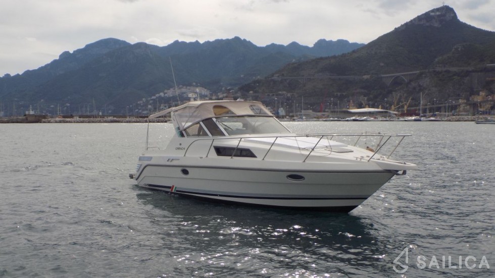 Cranchi 32 - Yacht Charter Sailica