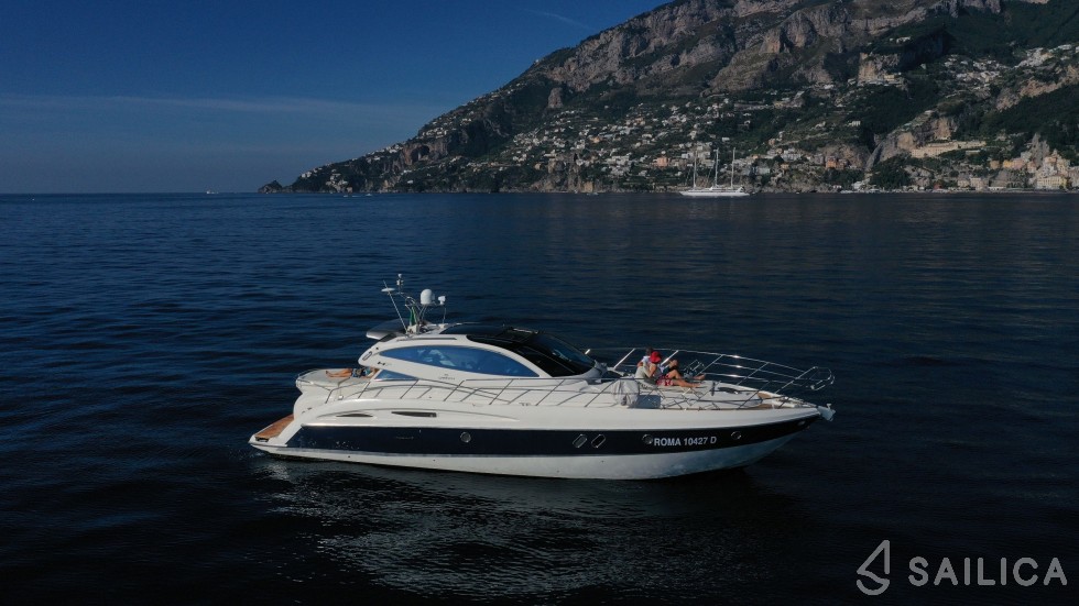 Cranchi 47 - Yacht Charter Sailica
