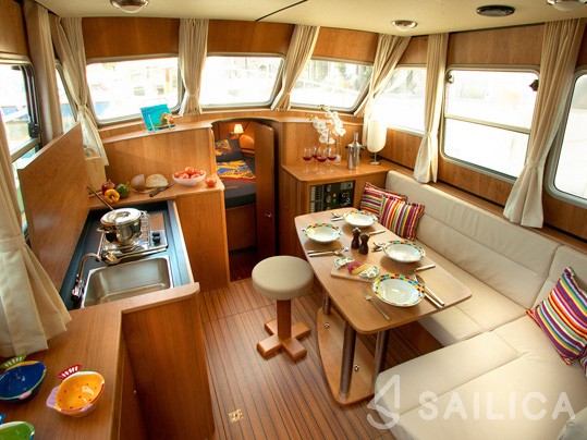 Linssen Grand Sturdy 30.9 AC - Yacht Charter Sailica