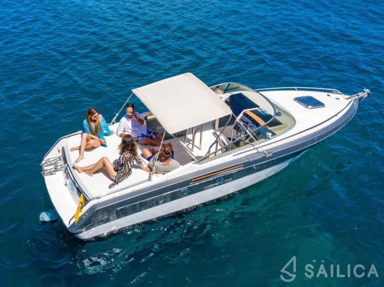 Cranchi 760 - Yacht Charter Sailica