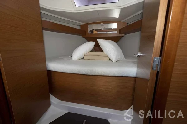 Dufour 360 GL - Yacht Charter Sailica