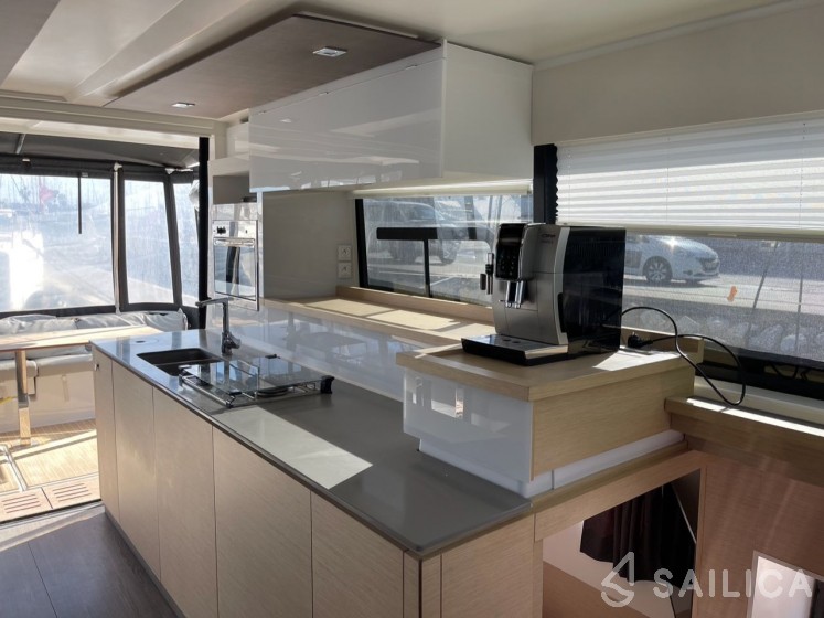 MY 37 - Yacht Charter Sailica
