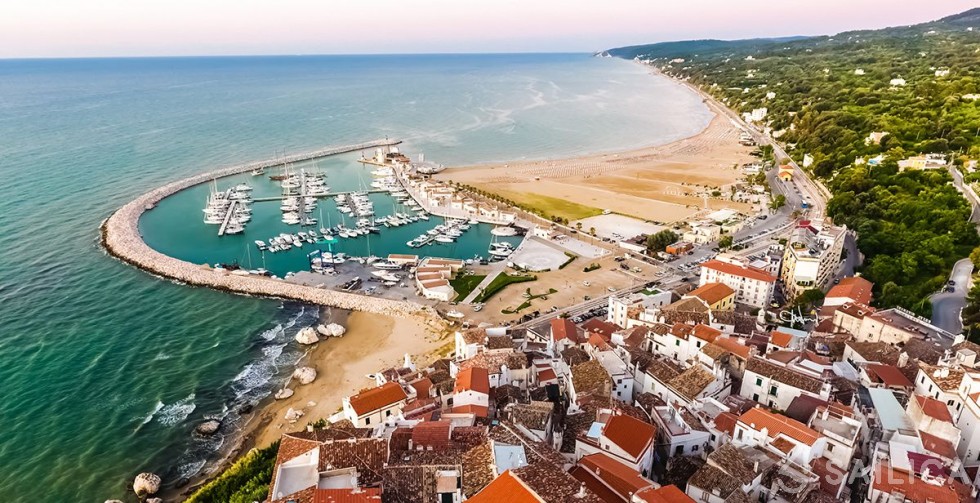 Dufour 430 - Yacht Charter Sailica