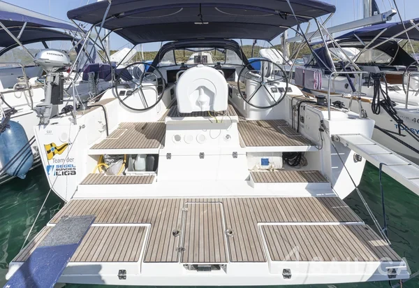 Dufour 500 GL - Yacht Charter Sailica