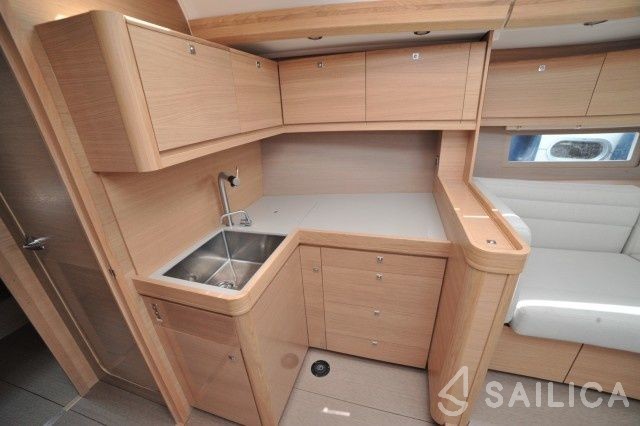 Dufour 500 GL - Yacht Charter Sailica