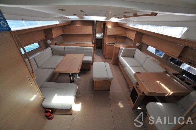Dufour 500 GL - Yacht Charter Sailica