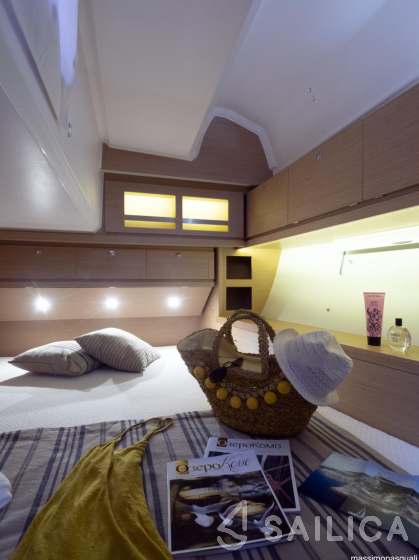Dufour 525 GL - Yacht Charter Sailica