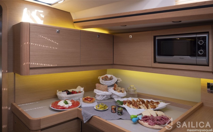 Dufour 525 GL - Yacht Charter Sailica