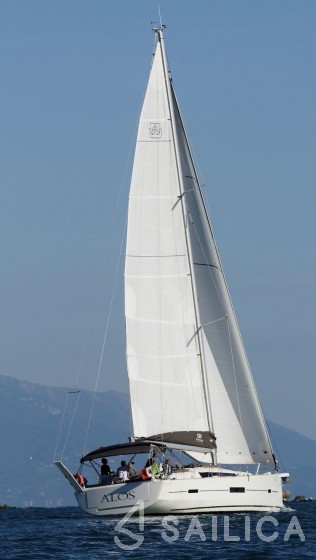 Dufour 525 GL - Yacht Charter Sailica