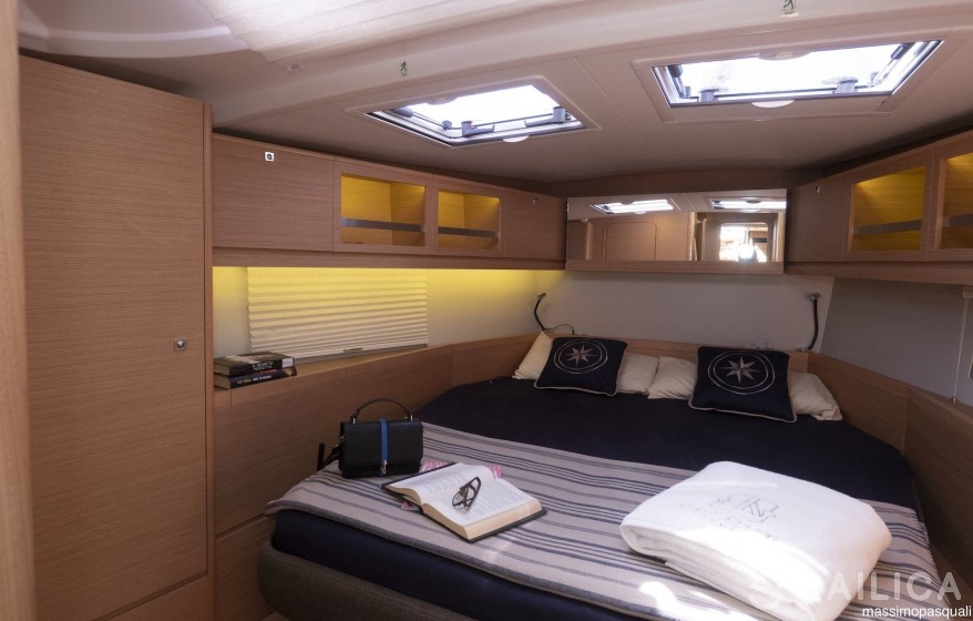 Dufour 525 GL - Yacht Charter Sailica