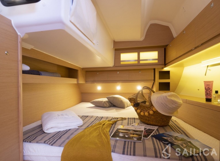 Dufour 525 GL - Yacht Charter Sailica