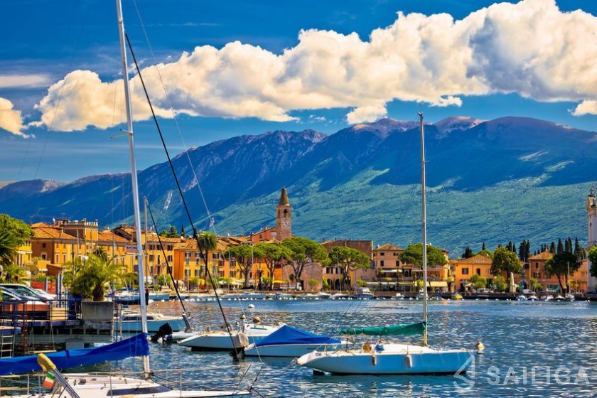 Elan 320 - Yacht Charter Sailica
