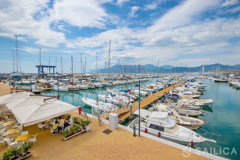 Enterprise 46 - Yacht Charter Sailica