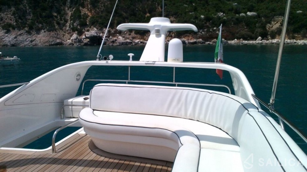 Erredesign Admiral 153 - Yacht Charter Sailica