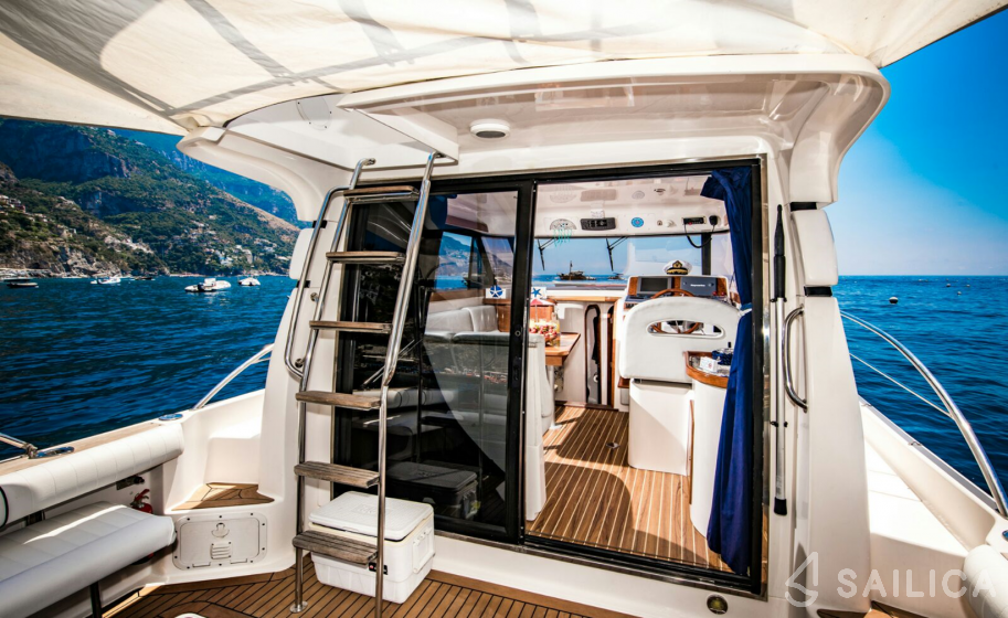 Faeton 10.40 - Yacht Charter Sailica