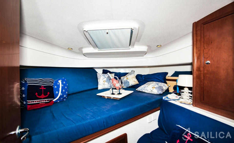 Faeton 10.40 - Yacht Charter Sailica