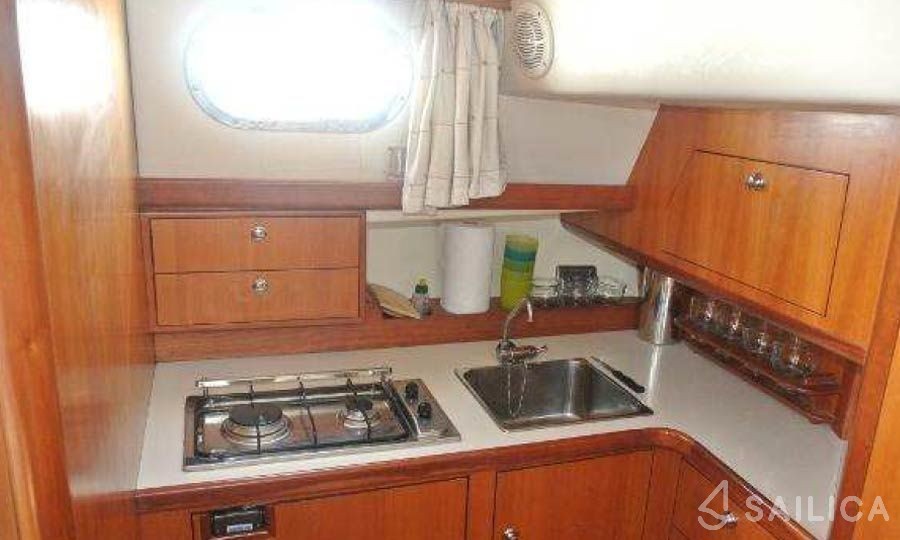 Fratelli Aprea 32 - Yacht Charter Sailica