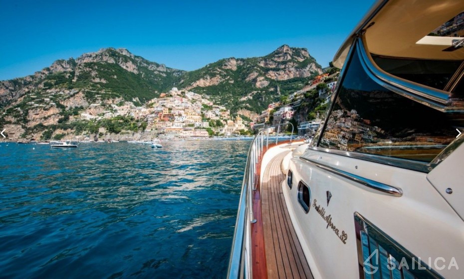 Fratelli Aprea 32 - Yacht Charter Sailica