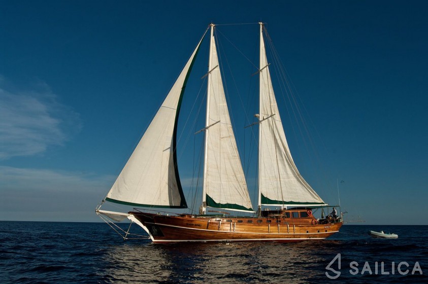 Gulet - Yacht Charter Sailica