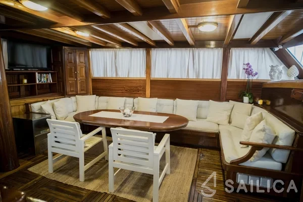 Gulet - Yacht Charter Sailica