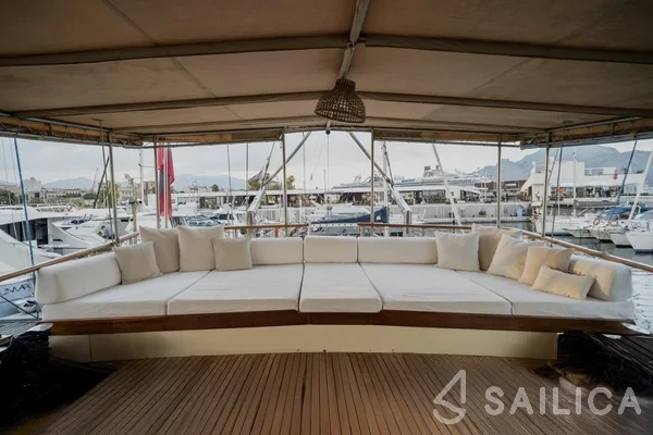 Gulet - Yacht Charter Sailica