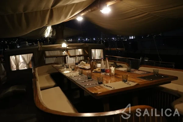 Gulet - Yacht Charter Sailica