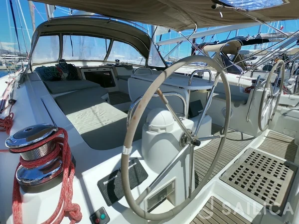 Jeanneau 53 - Photo #43 Jeanneau 53 - Yacht Charter Sailica