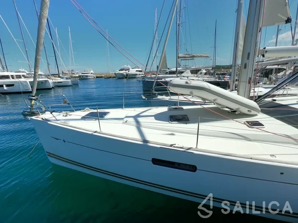 Jeanneau 53 - Photo #49 Jeanneau 53 - Yacht Charter Sailica