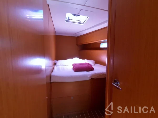 Jeanneau 53 - Photo #47 Jeanneau 53 - Yacht Charter Sailica