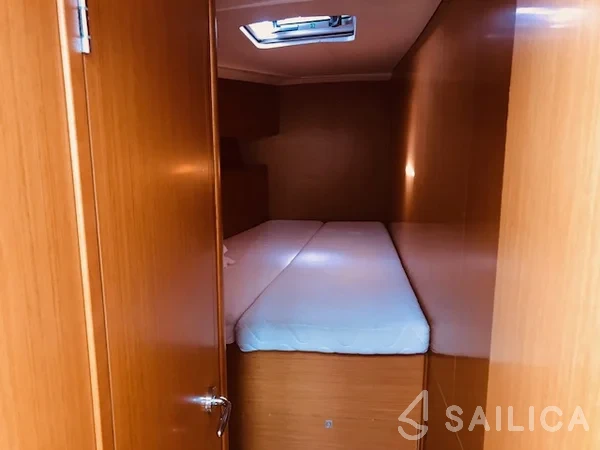 Jeanneau 53 - Photo #58 Jeanneau 53 - Yacht Charter Sailica