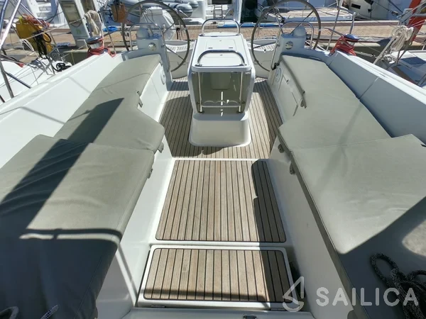 Jeanneau 53 - Photo #61 Jeanneau 53 - Yacht Charter Sailica