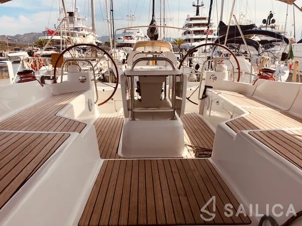 Jeanneau 53 - Photo #46 Jeanneau 53 - Yacht Charter Sailica