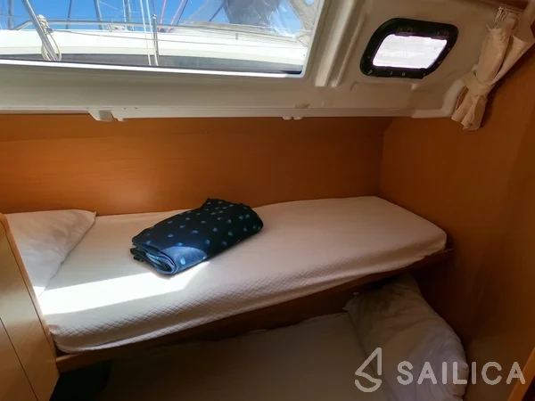 Jeanneau 53 - Photo #55 Jeanneau 53 - Yacht Charter Sailica