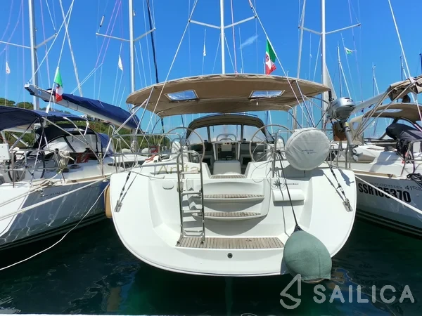 Jeanneau 53 - Photo #66 Jeanneau 53 - Yacht Charter Sailica