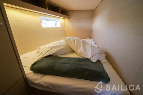 Jeanneau 54 - Yacht Charter Sailica