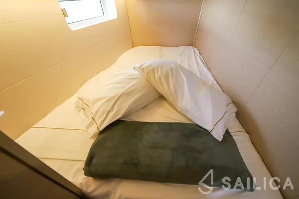 Jeanneau 54 - Yacht Charter Sailica