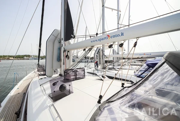 Jeanneau 54 - Yacht Charter Sailica