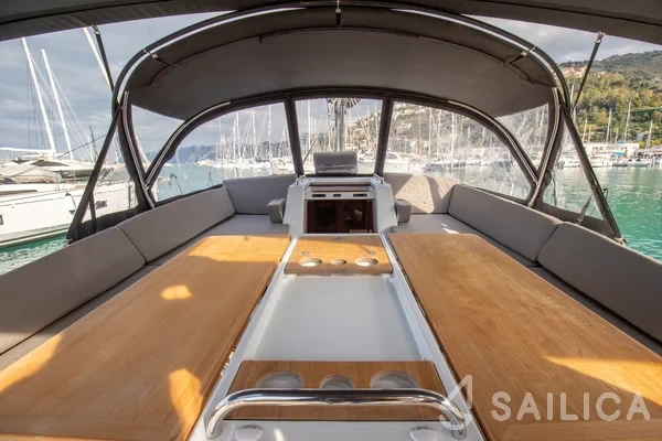 Jeanneau 54 - Yacht Charter Sailica