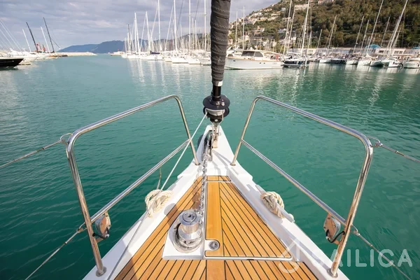 Jeanneau 54 - Yacht Charter Sailica