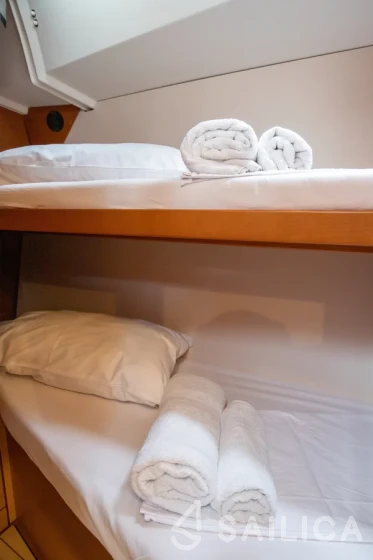 Jeanneau 54 - Yacht Charter Sailica