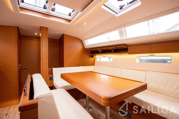 Jeanneau 54 - Yacht Charter Sailica