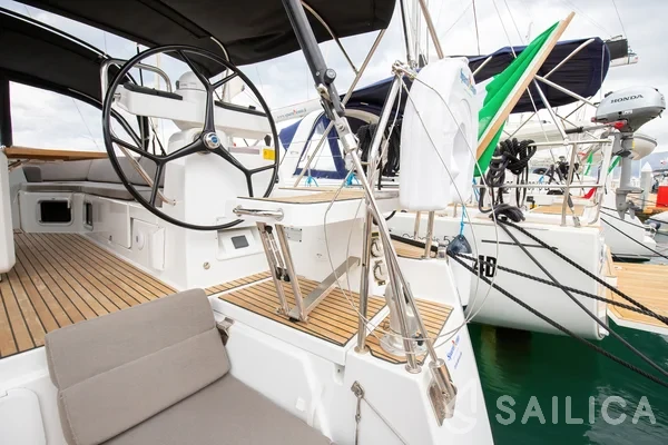 Jeanneau 54 - Yacht Charter Sailica