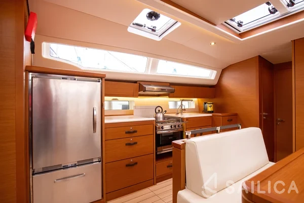 Jeanneau 54 - Yacht Charter Sailica