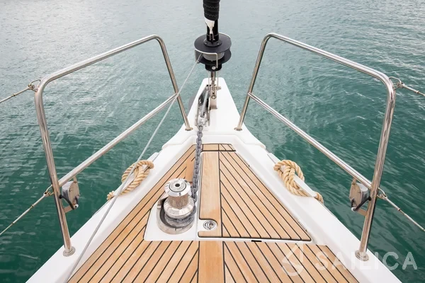 Jeanneau 54 - Yacht Charter Sailica